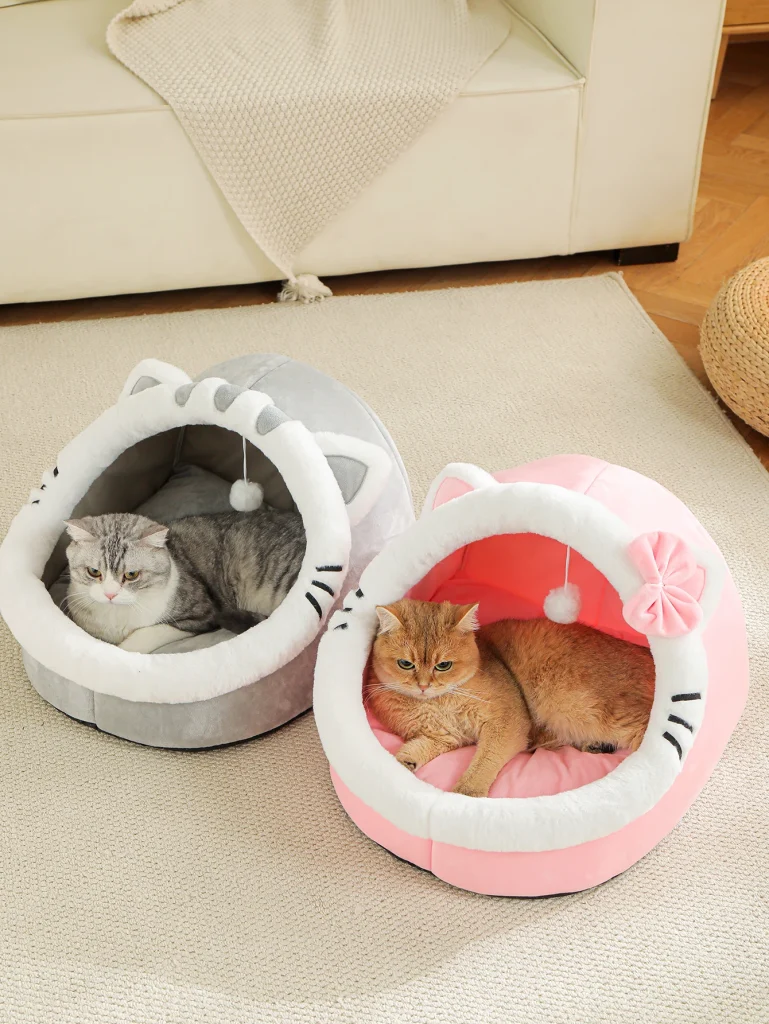 Niche douillette tête de chat avec pompon : détail