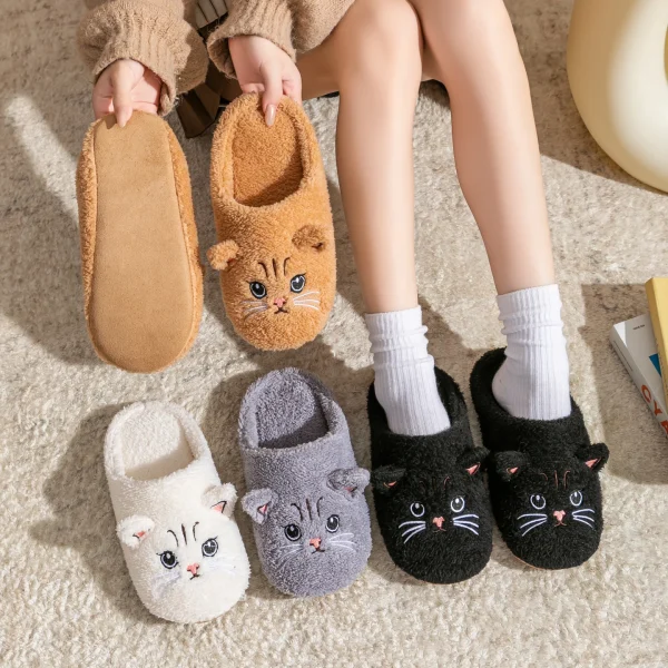Pantoufles chat en peluche