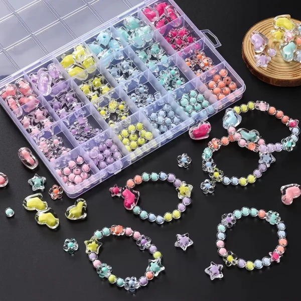 Perles acryliques cœurs et fleurs, coffret