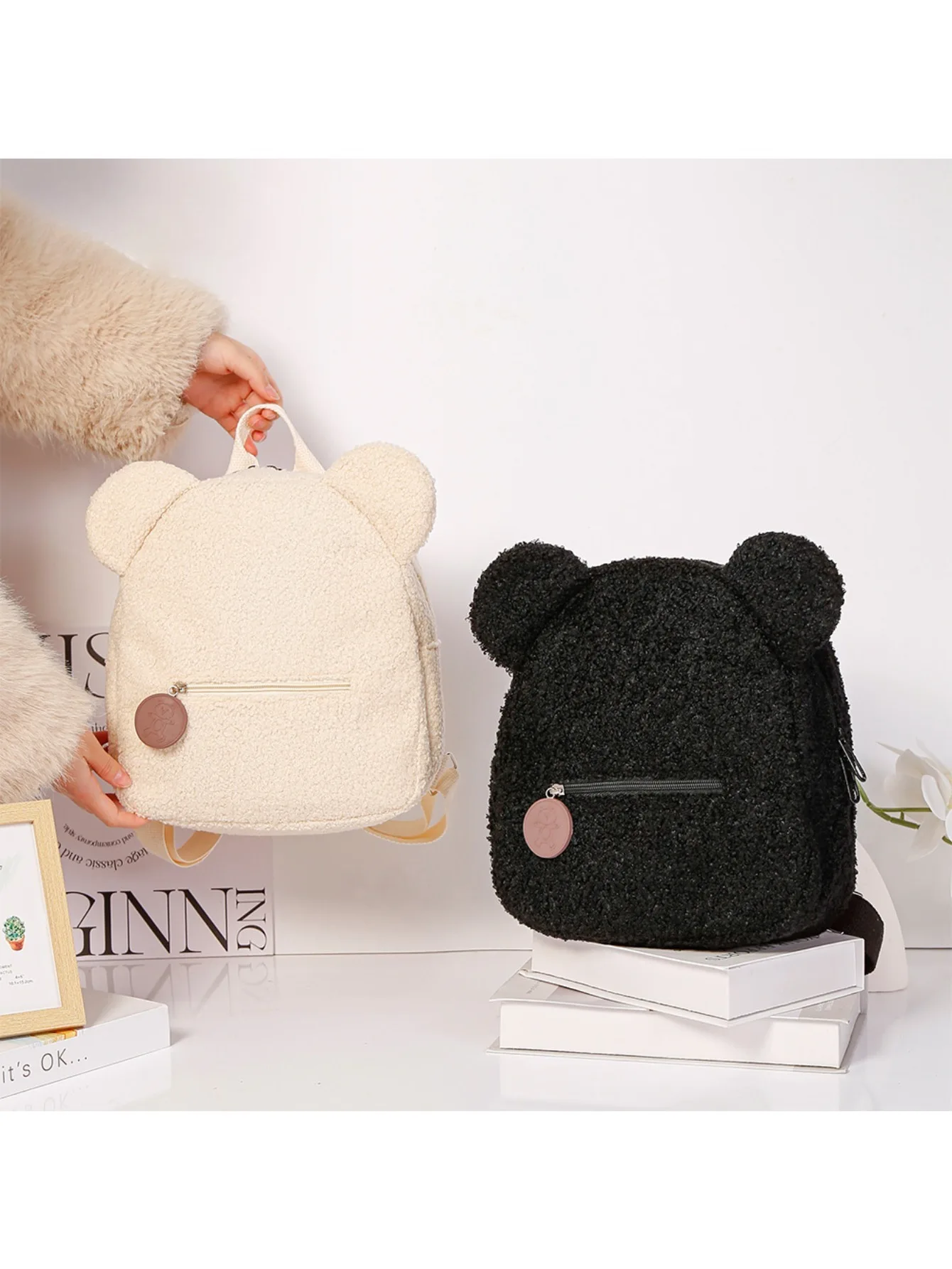 Petit sac à dos ourson en moumoute : détail