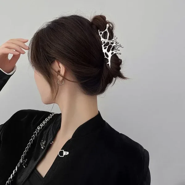 Pince à cheveux en métal, effet liquide