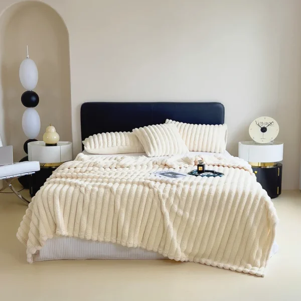Plaid en peluche côtelée, 100 × 150 cm