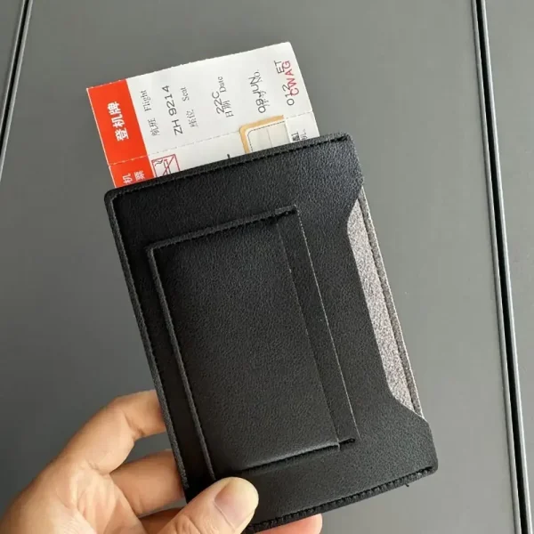 Protège-passeport en cuir synthétique : détail