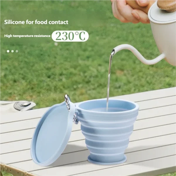 Tasse pliable en silicone avec couvercle : détail