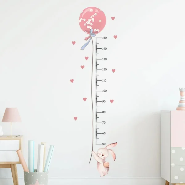 Toise murale lapin et ballon rose : détail